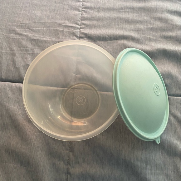 Tupperware Bowl with Dome Lid - Picture 3 of 4